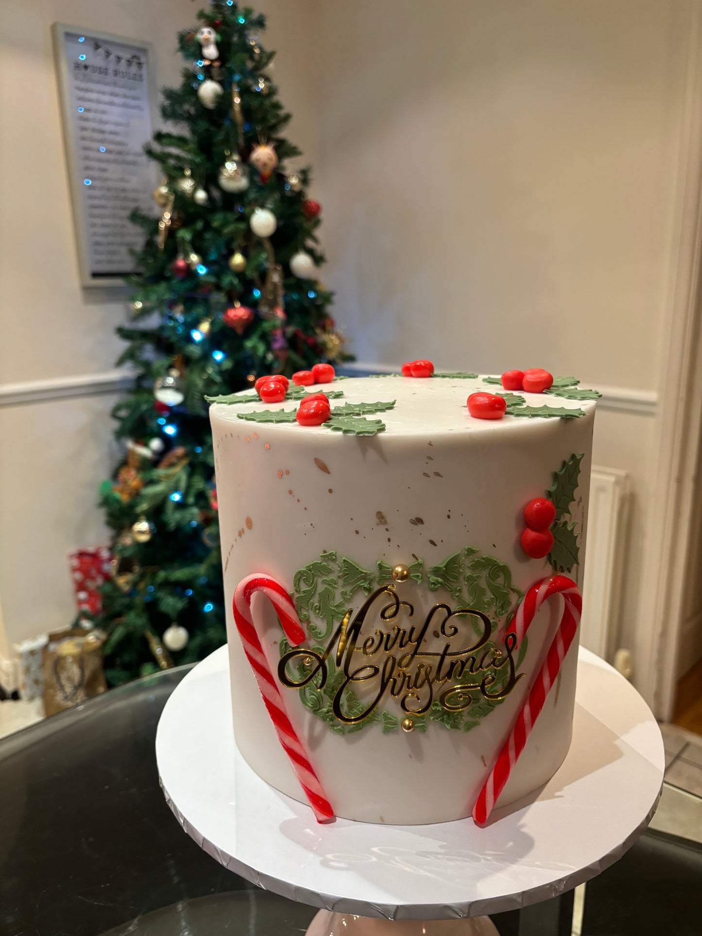 Christmas themed fondant cake