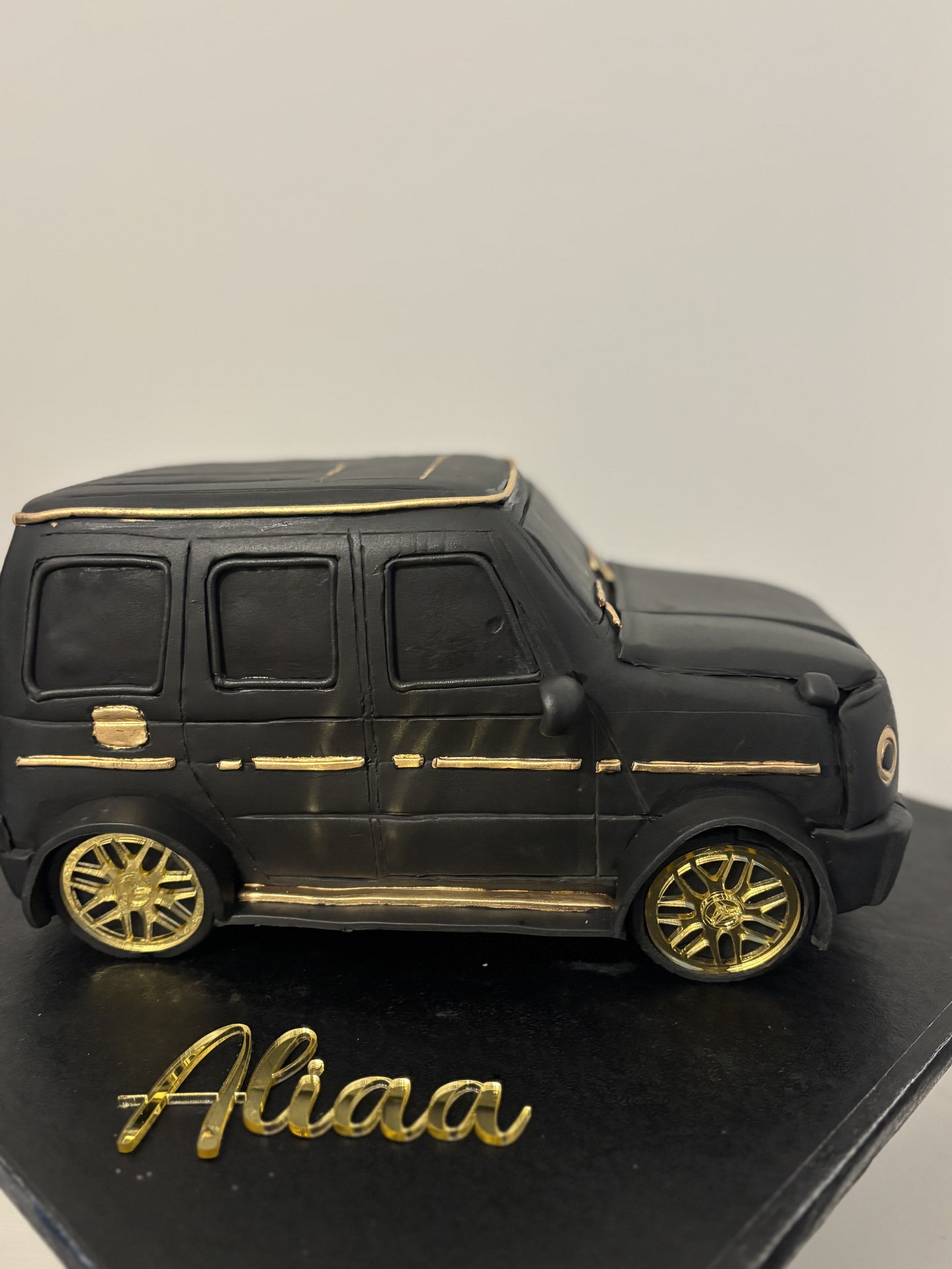 G-wagon cake