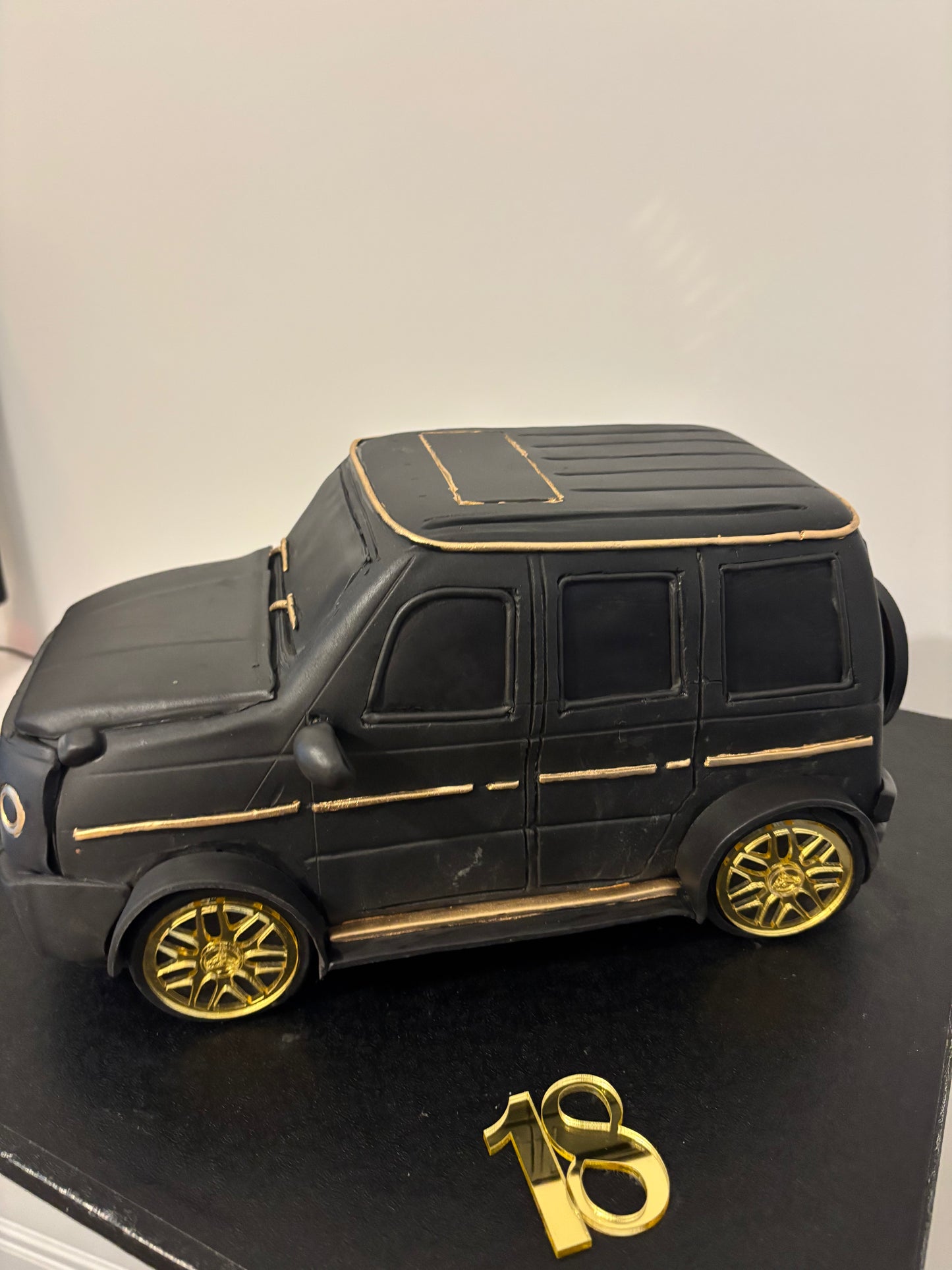 G-wagon cake