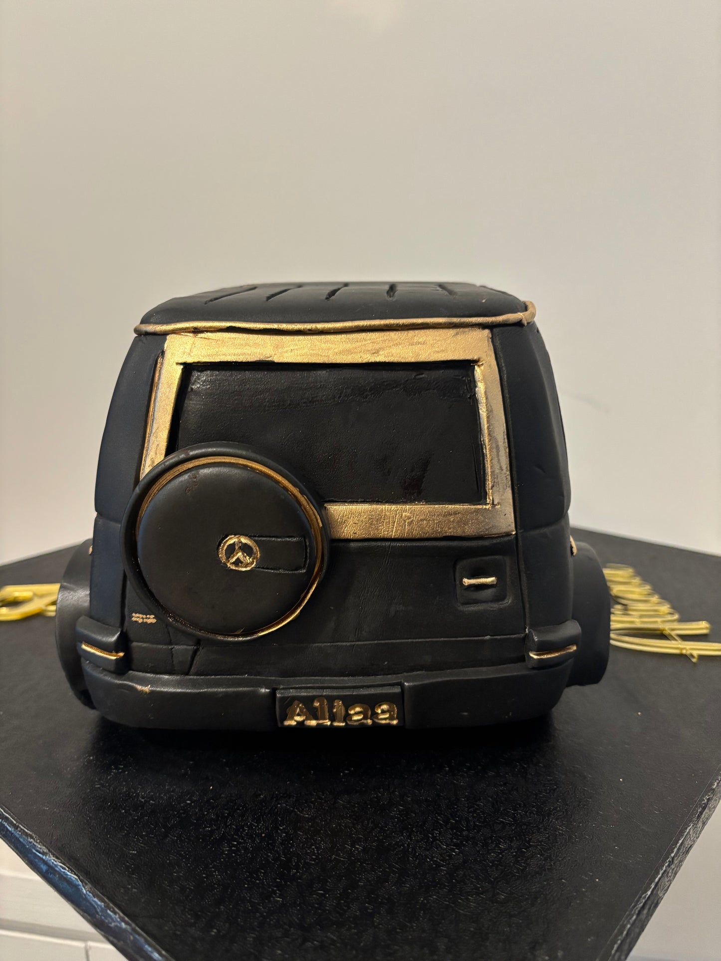 G-wagon cake