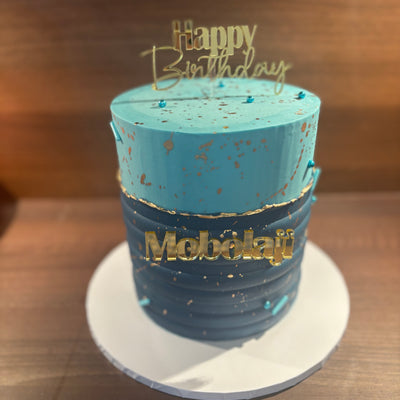 Half-ridged buttercream cake