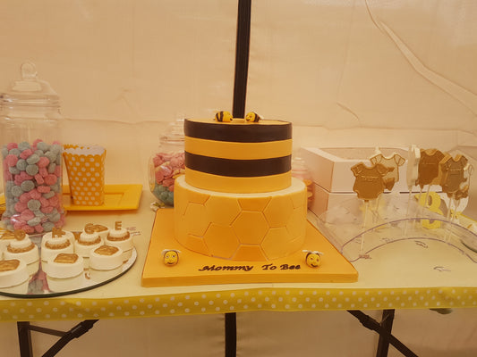 Mommy to Bee baby shower cake