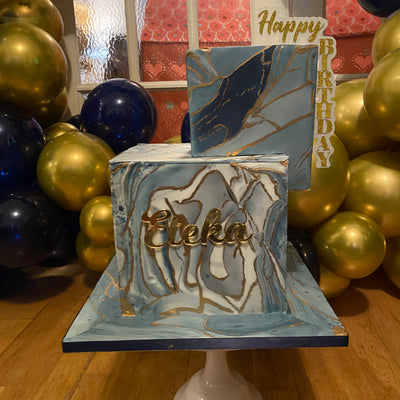 Square marble design cakes