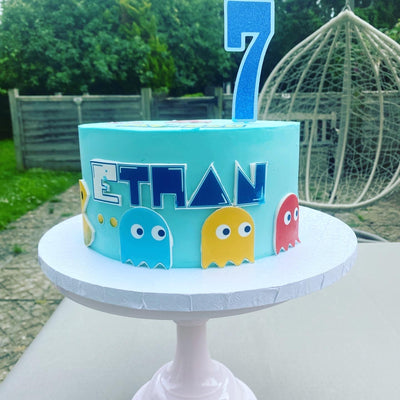 Pac-man buttercream cake