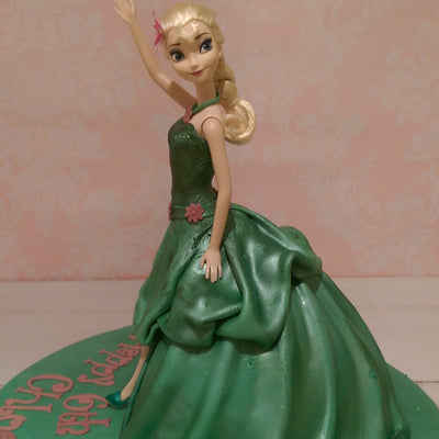 Green Elsa doll cake