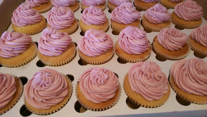 Simple buttercream cupcakes - box of 12